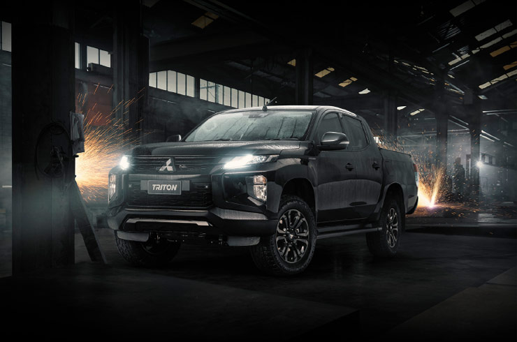 Mitsubishi Triton VRX 2WD Black Edition